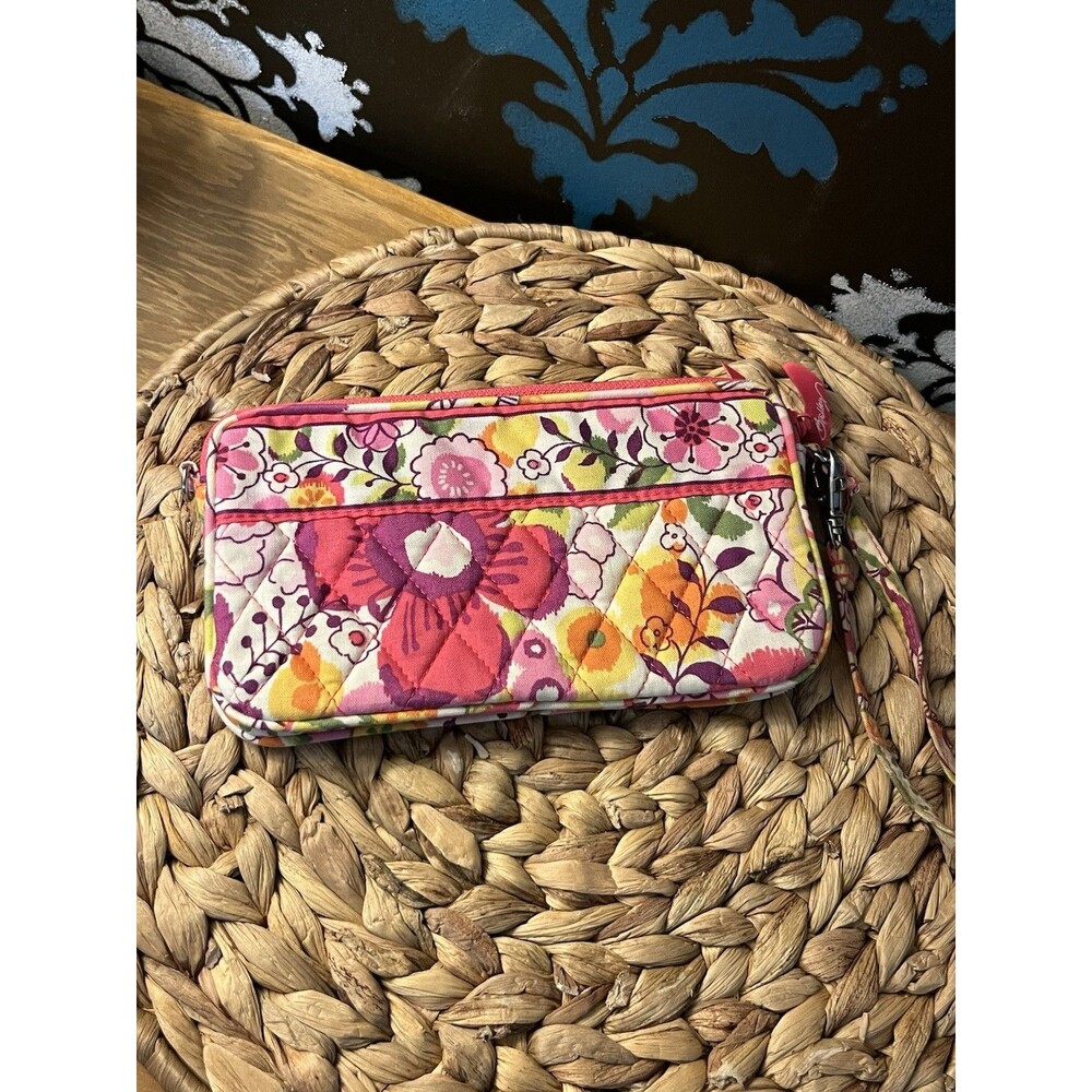 Vera Bradley Clementine Quilted Cotton Wristlet Wallet Clutch - Excellent used